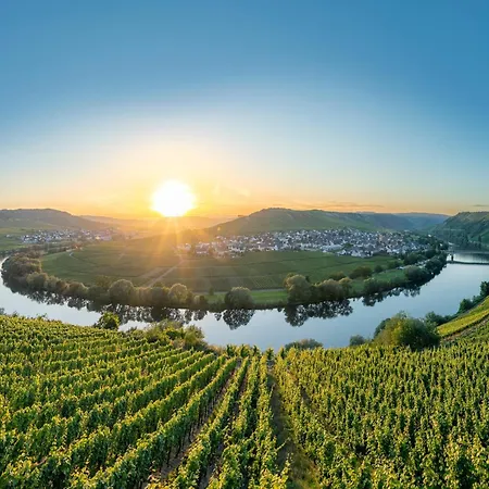 Moselle River Retreat, Cleaning Included Apartman *